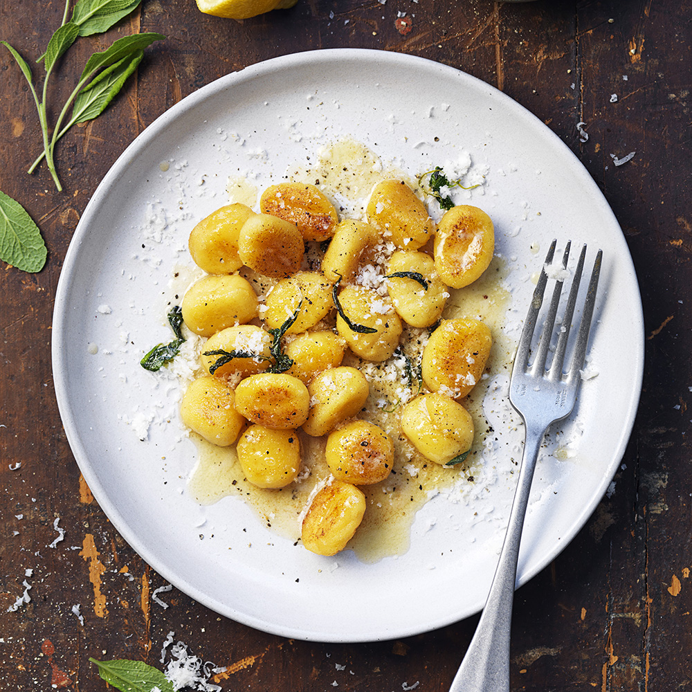 Gnocchi med brynt smör, salvia och citron