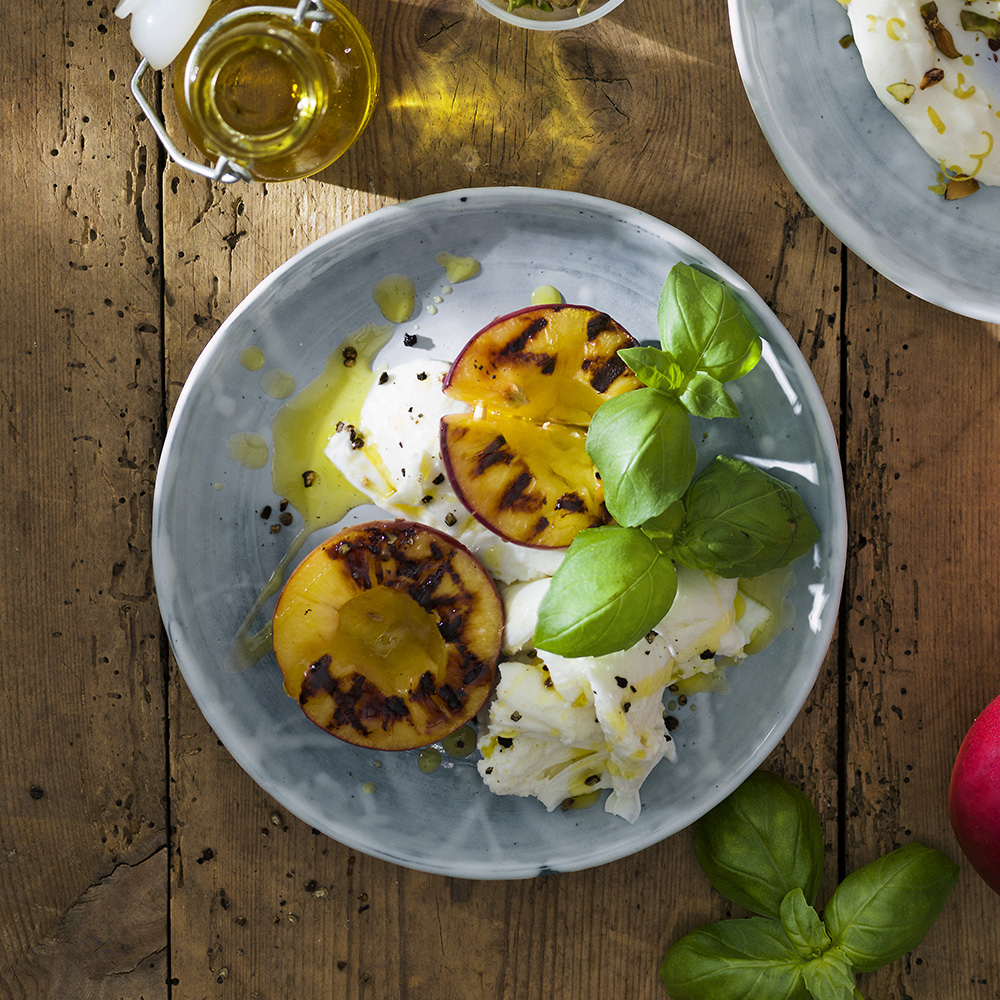 Grillad nektarin med mozzarella