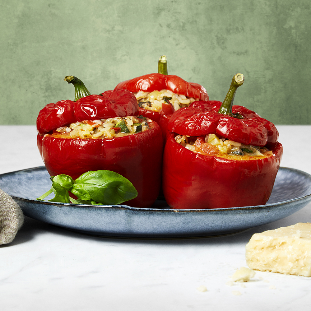 Fyllda paprikor med tomatsås