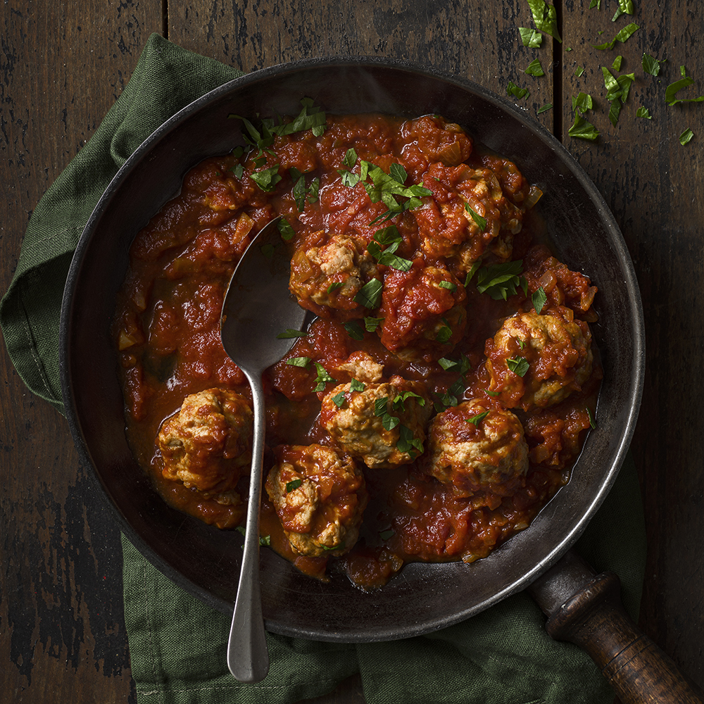 Kycklingköttbullar i tomatsås
