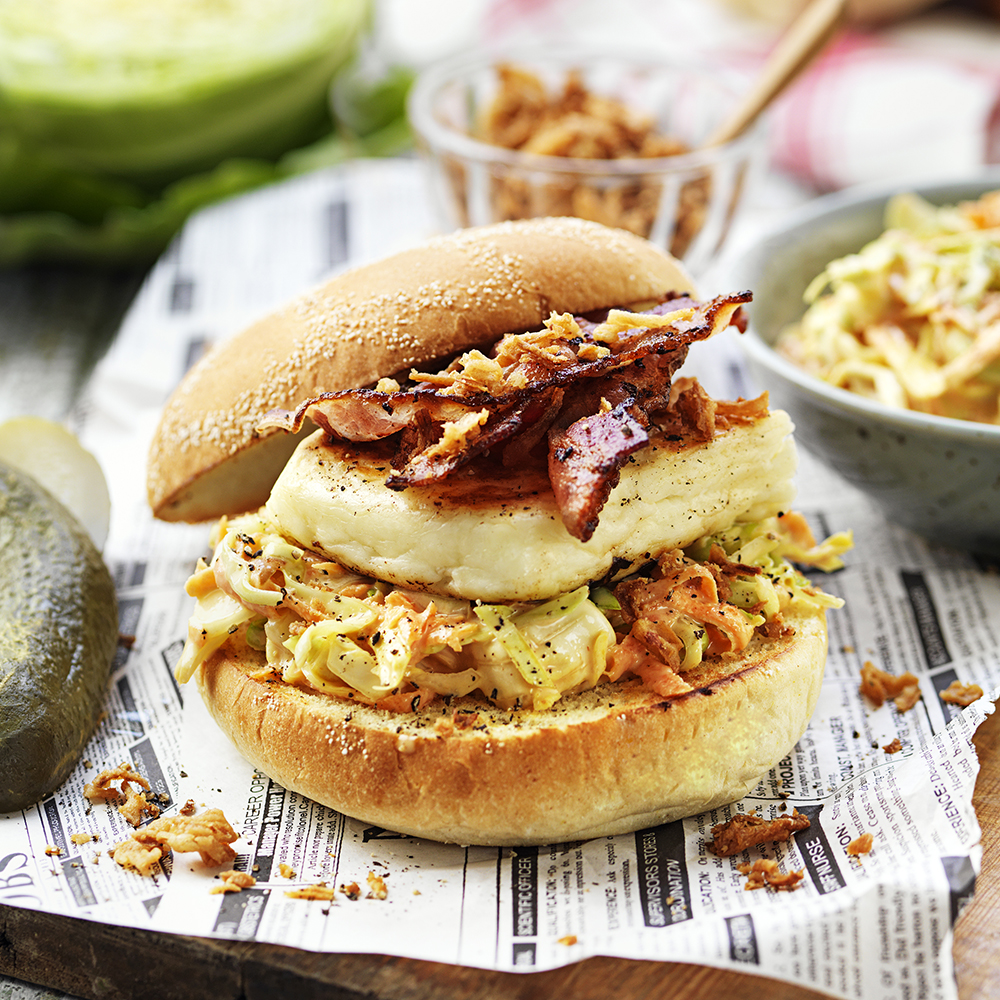 Grillostburgare med bacon
