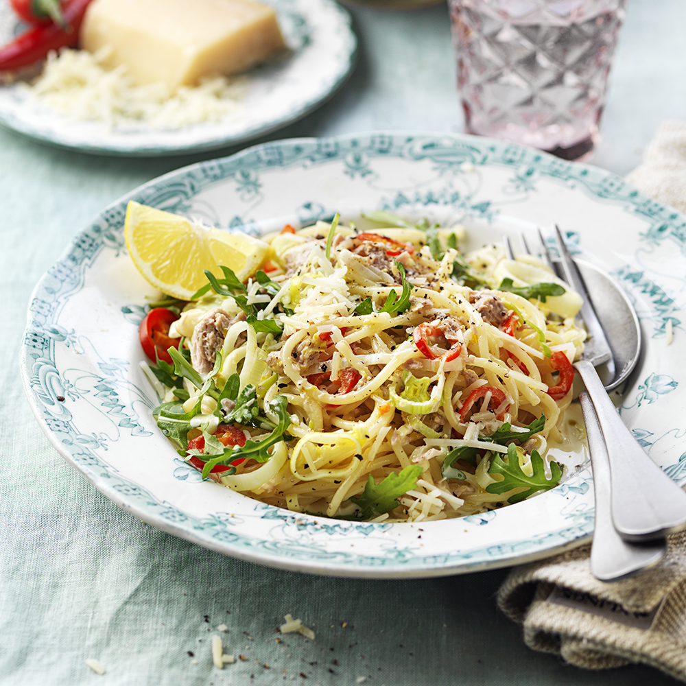Pasta med tonfisk, rucola och citron