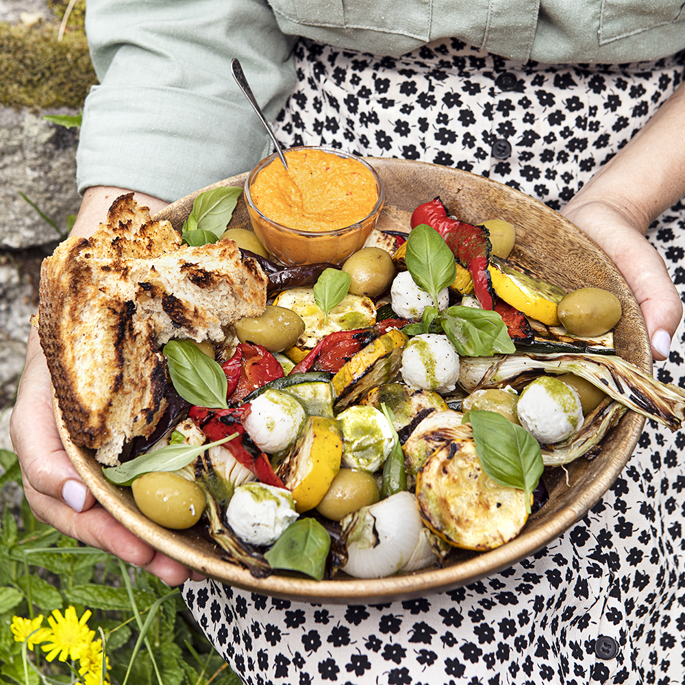 Grillade grönsaker med labneh och paprikamajonnäs