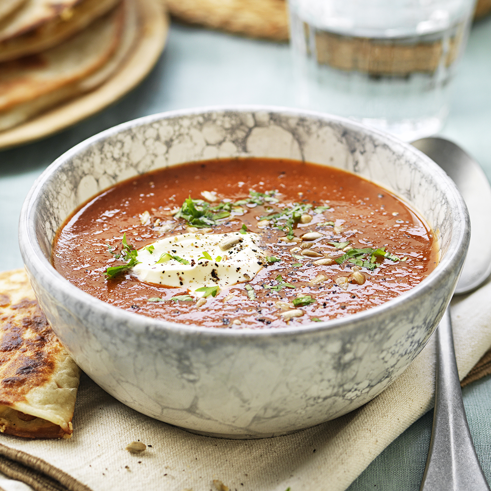 Tomatsoppa med quesadillas