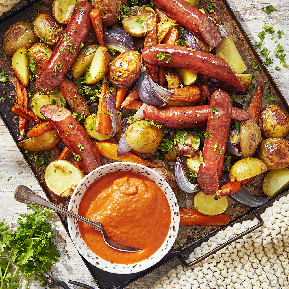 Rostade rotfrukter med grillad paprikaröra och lammkorv