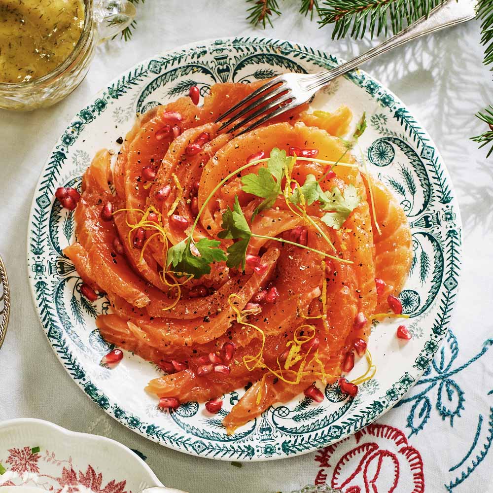 Apelsingravad lax med granatäpple och apelsinzest