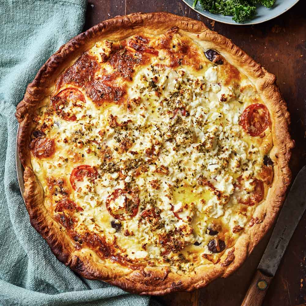 Köttfärspaj med oliver och fetaost