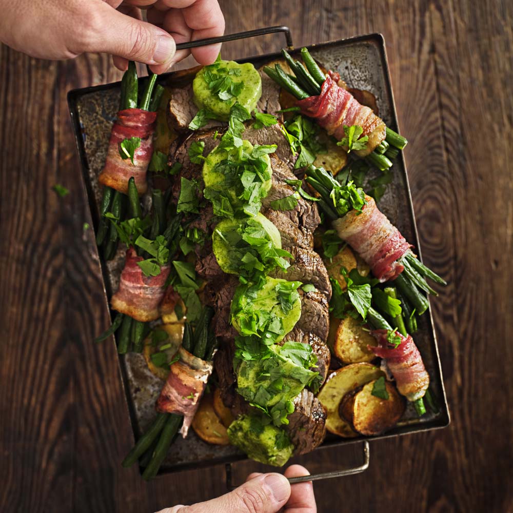 Oxfilé provencale med vitlökssmör och råstekt potatis