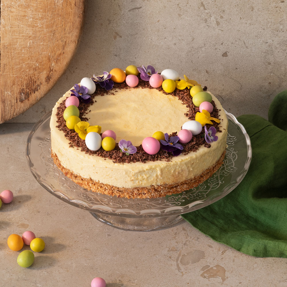 Glasstårta med mango på mandelbotten