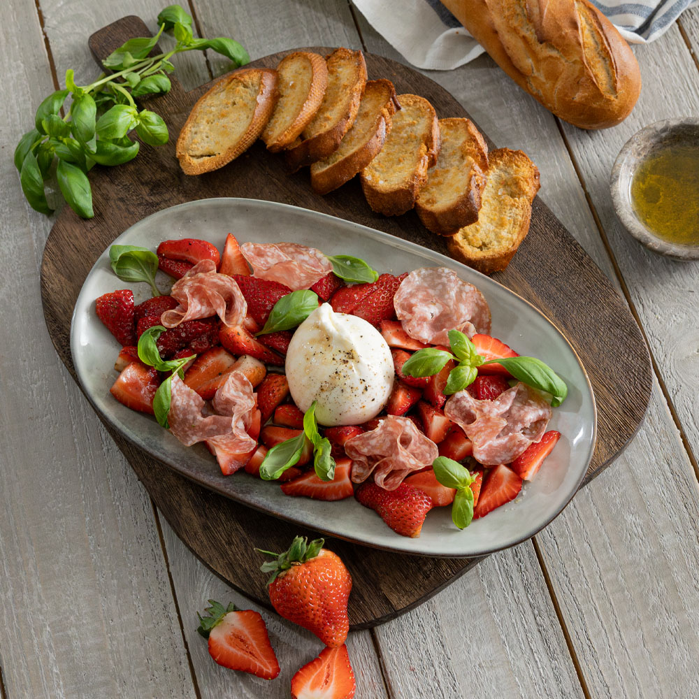 Cremino med jordgubbssallad och fänkålssalami