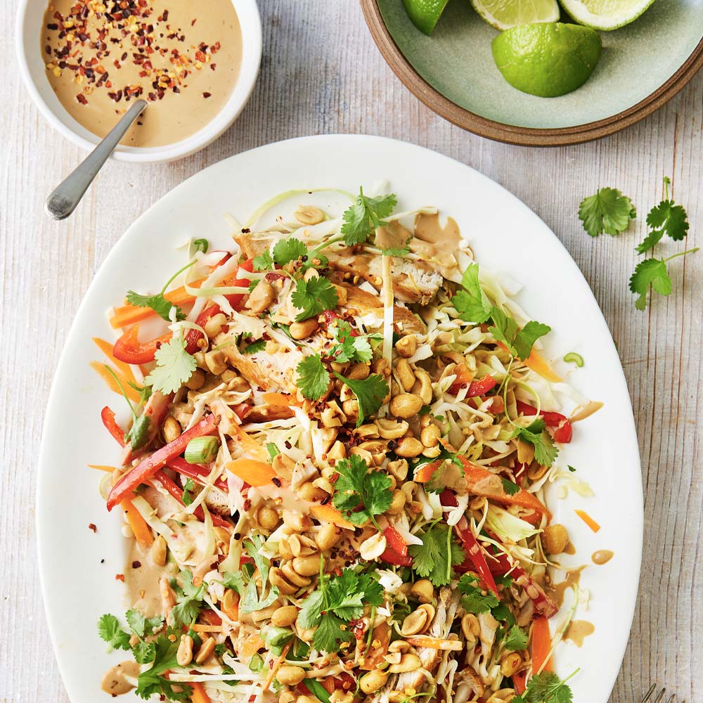Kycklingsallad med jordnötsdressing