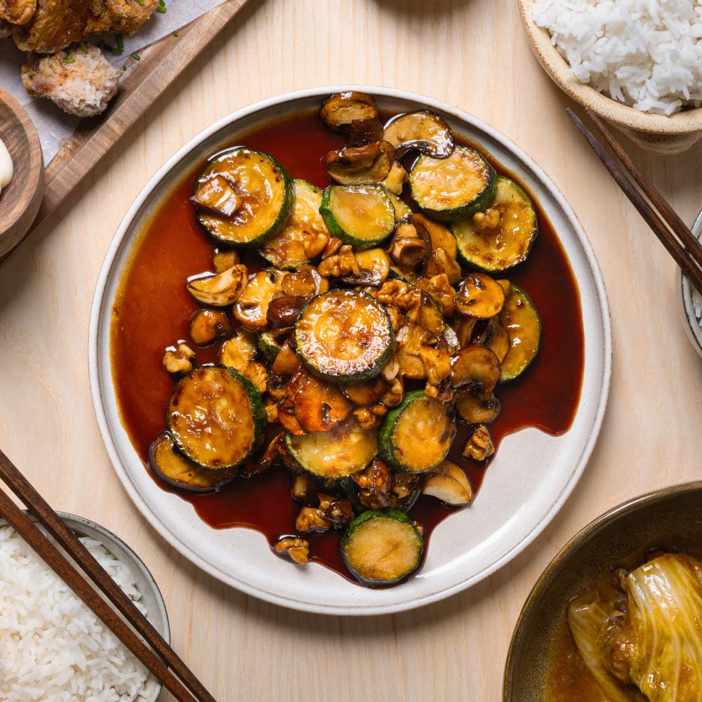 Soja- och smörstekt zucchini och svamp