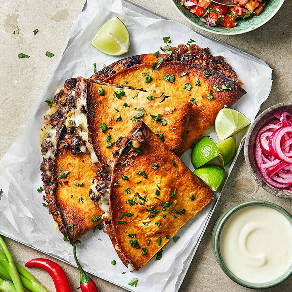 Quesadillas med heta svarta bönor