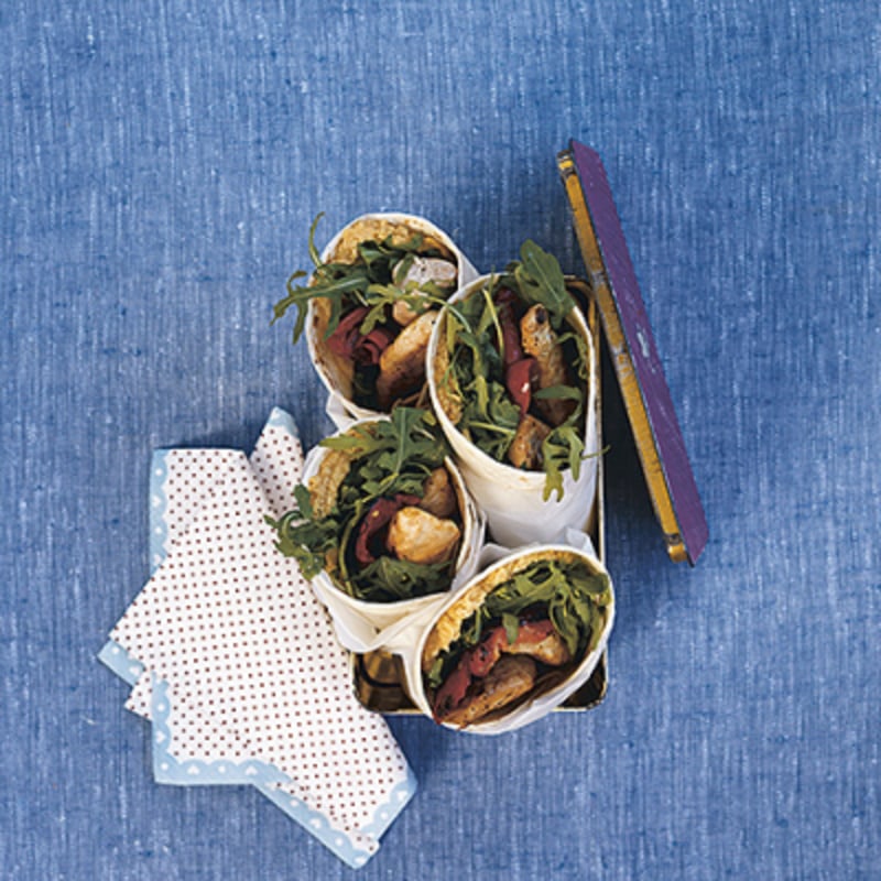 Kycklingwrap med hummus och paprika Recept Coop