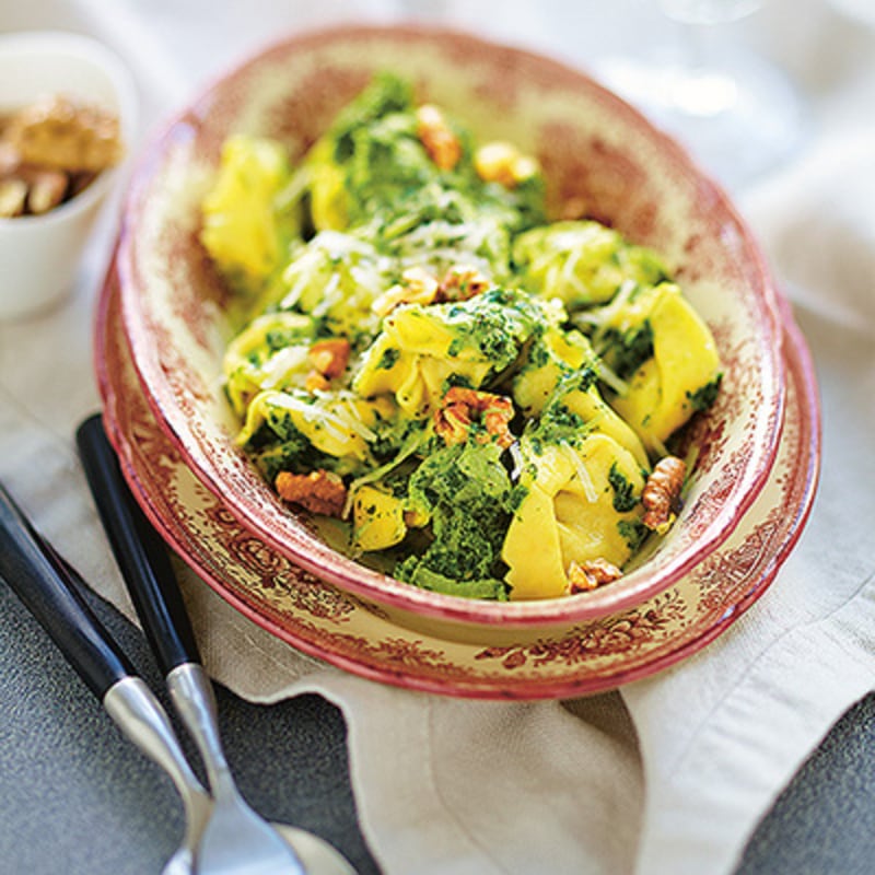 Färsk tortellini med gräddstuvad grönkål Recept Coop