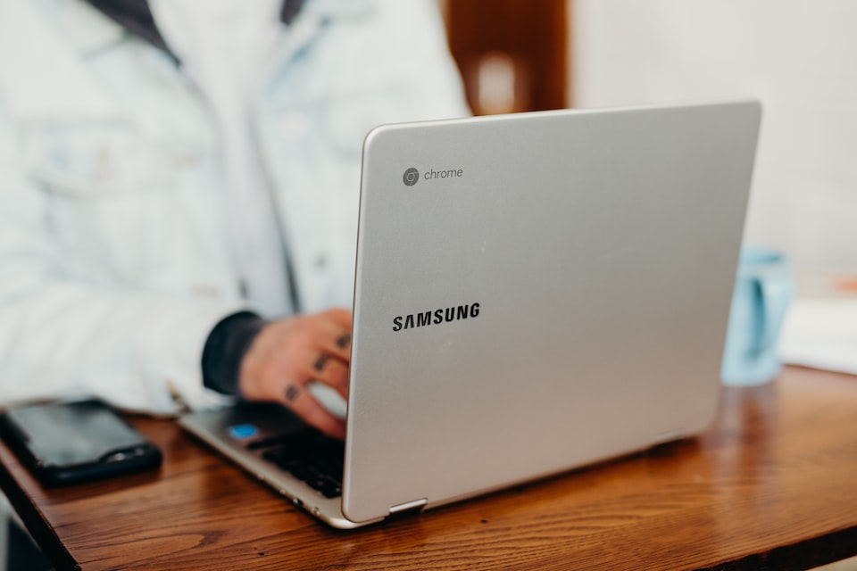 Chromebooks are one of the most popular laptops on the market today. They are simple to use, have long battery life, and have plenty of features. 