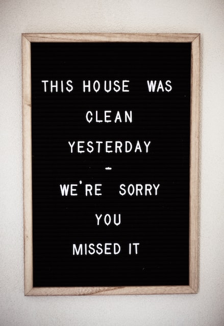 photo-1553268107-a74f013ceb59 House Clean Letter Board