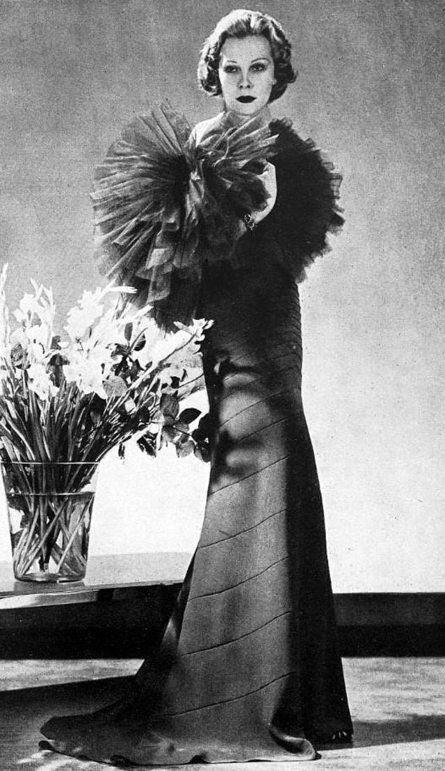 1930s Evening Gowns (2) 1930s Evening Gowns (2).undefined