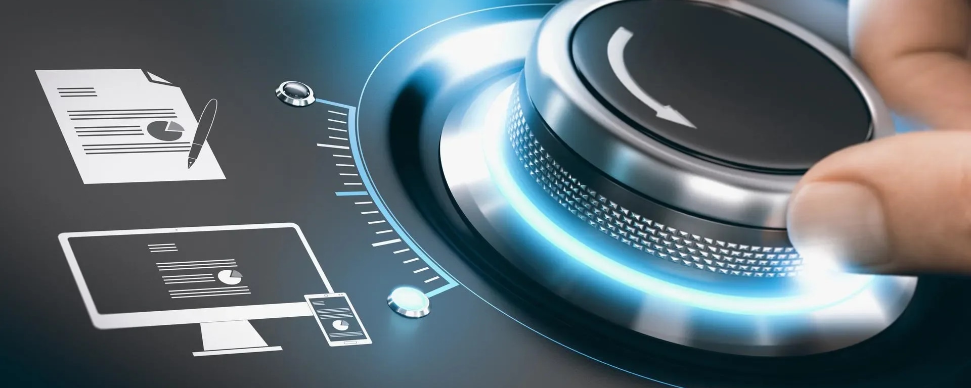 Blau leuchtender Button, welcher mit zwei Fingern gedreht wird