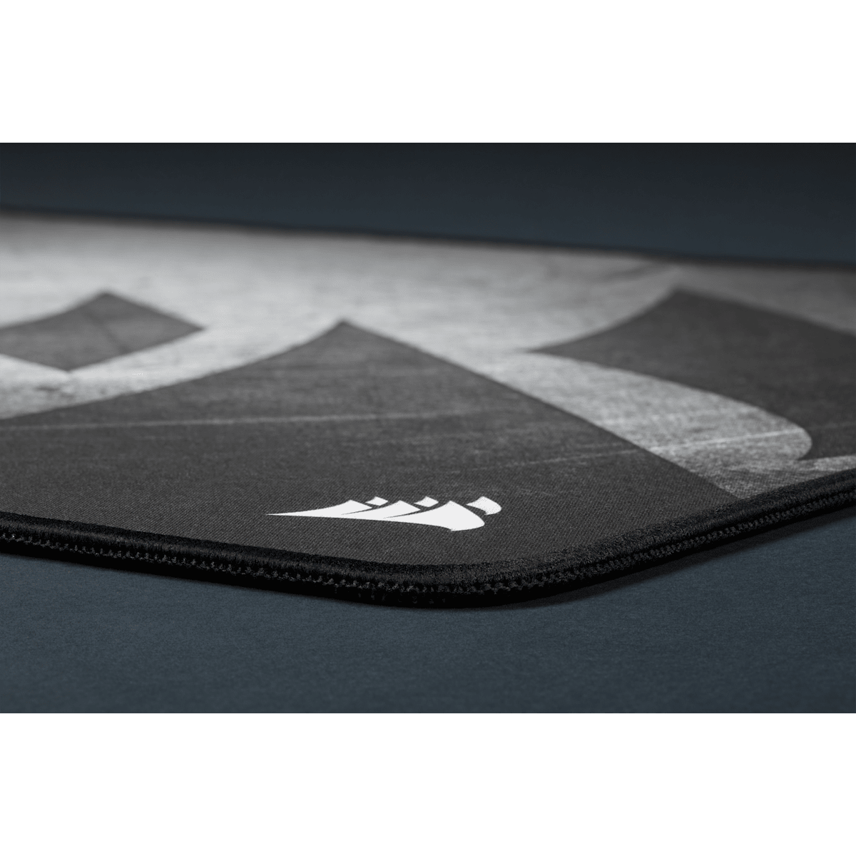 Corsair MM300 PRO Premium Spill-Proof Cloth Gaming Mouse Pad, цвет: Extended — фото 7