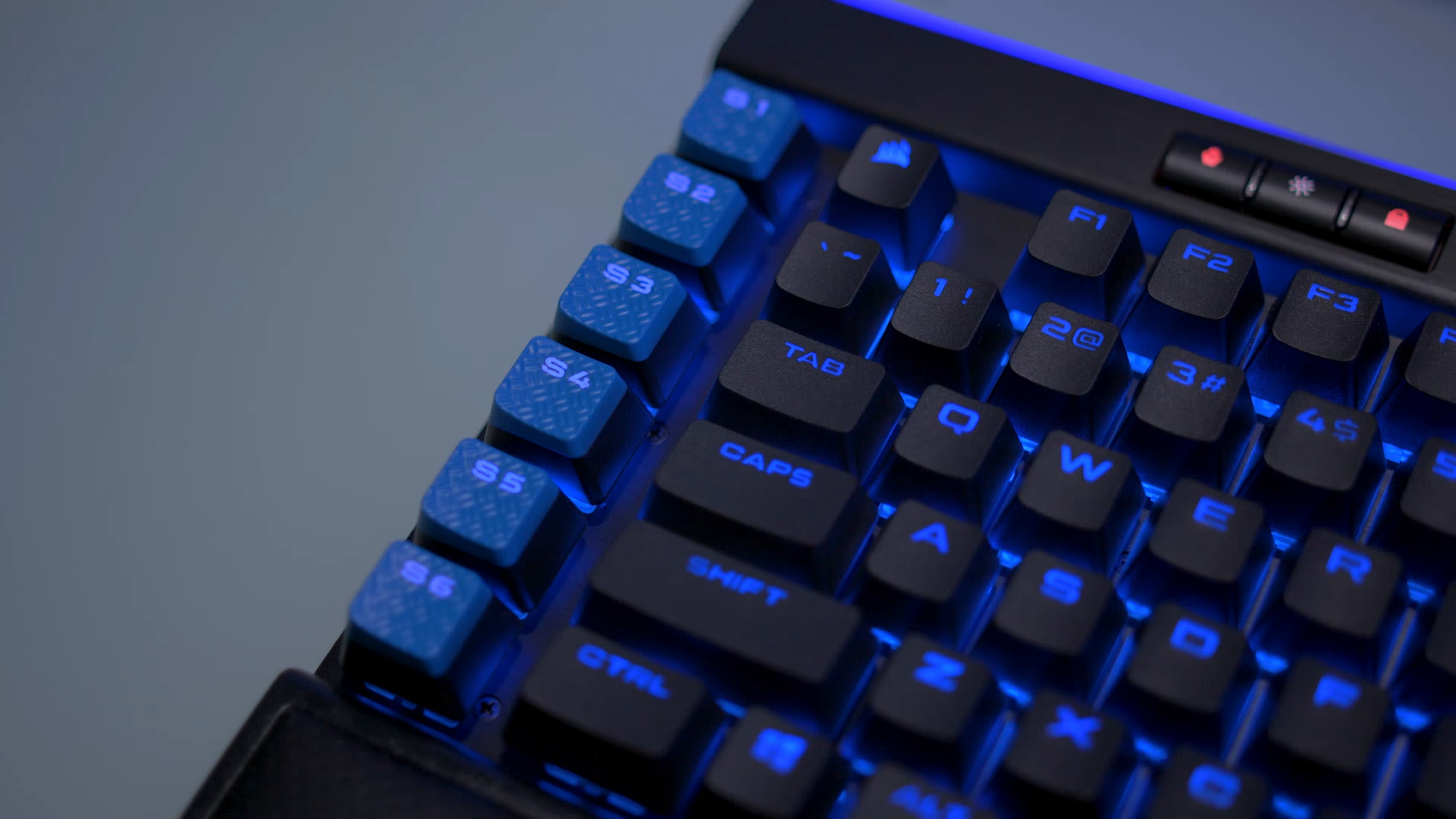 K95 PLATINUM XT Mechanical Gaming Keyboard — CHERRY® MX SPEED Layout)