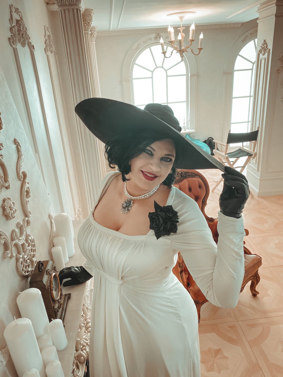 Lady Dimitrescu cosplay