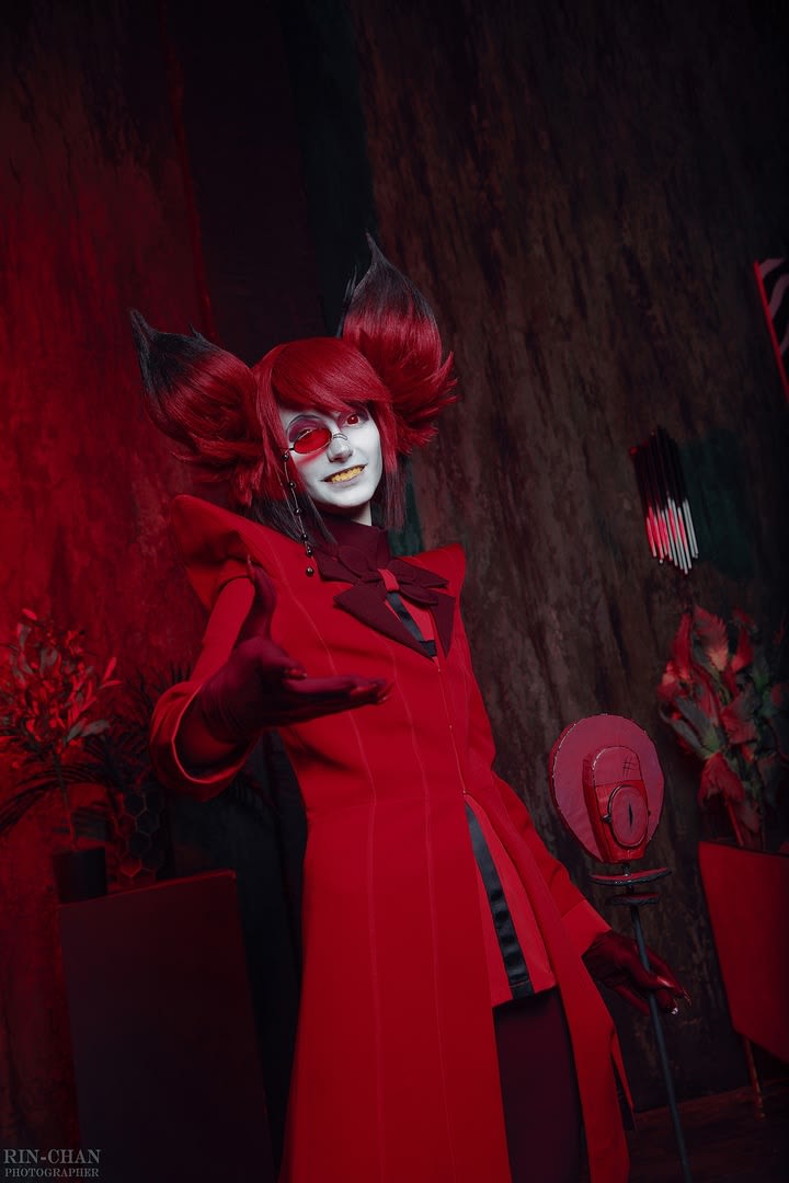 Alastor cosplay