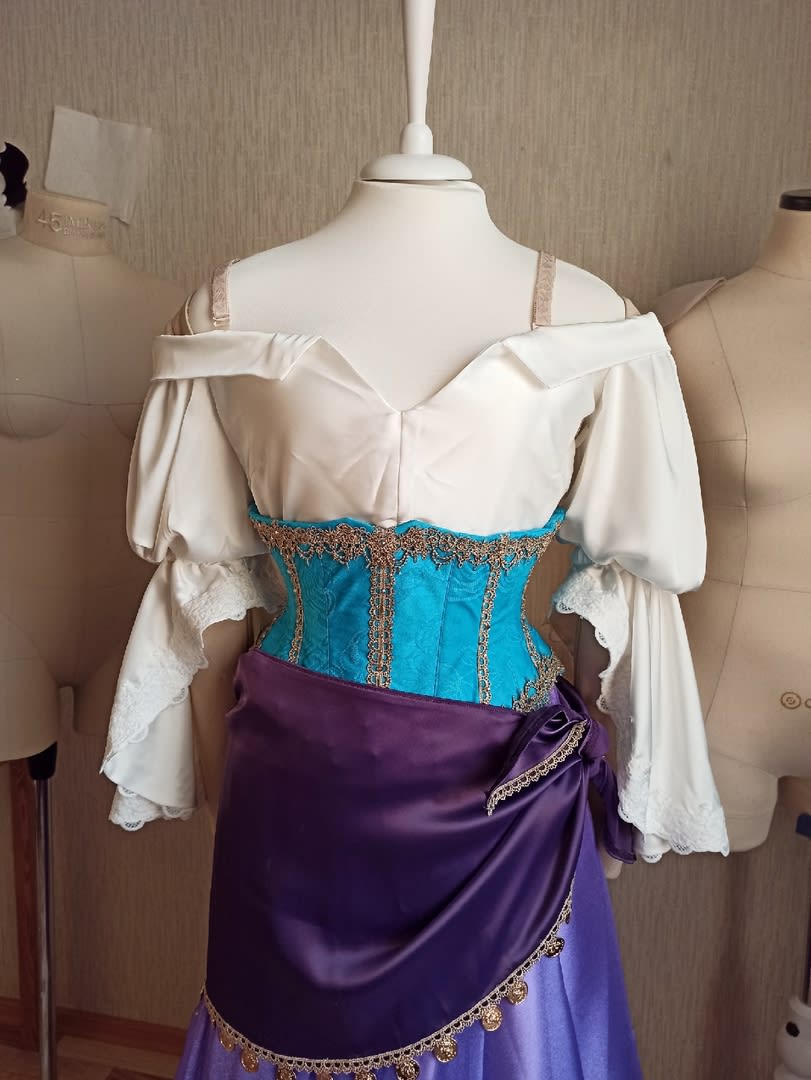 Esmeralda cosplay