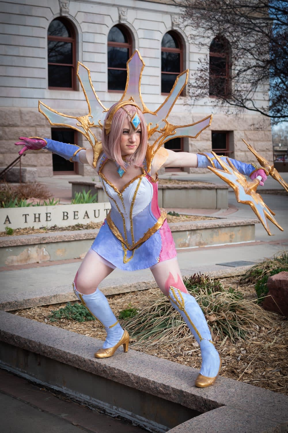 Elementalist Lux cosplay