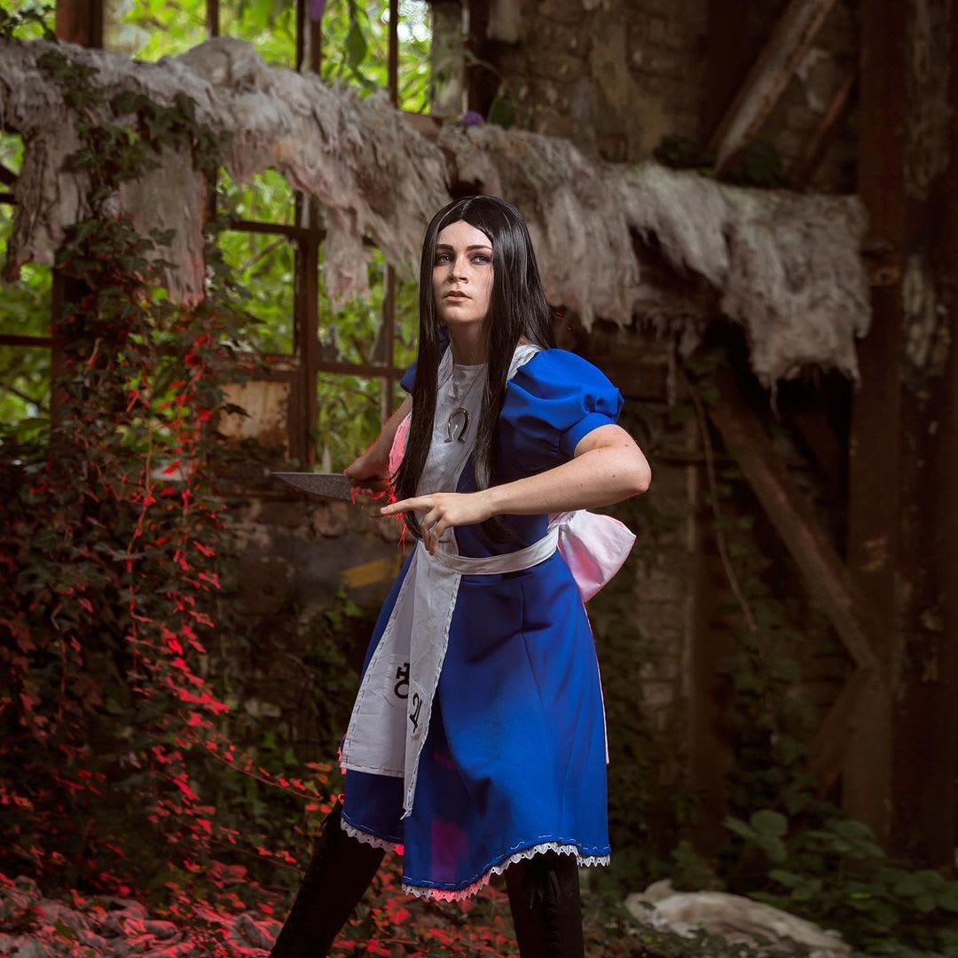 Alice cosplay