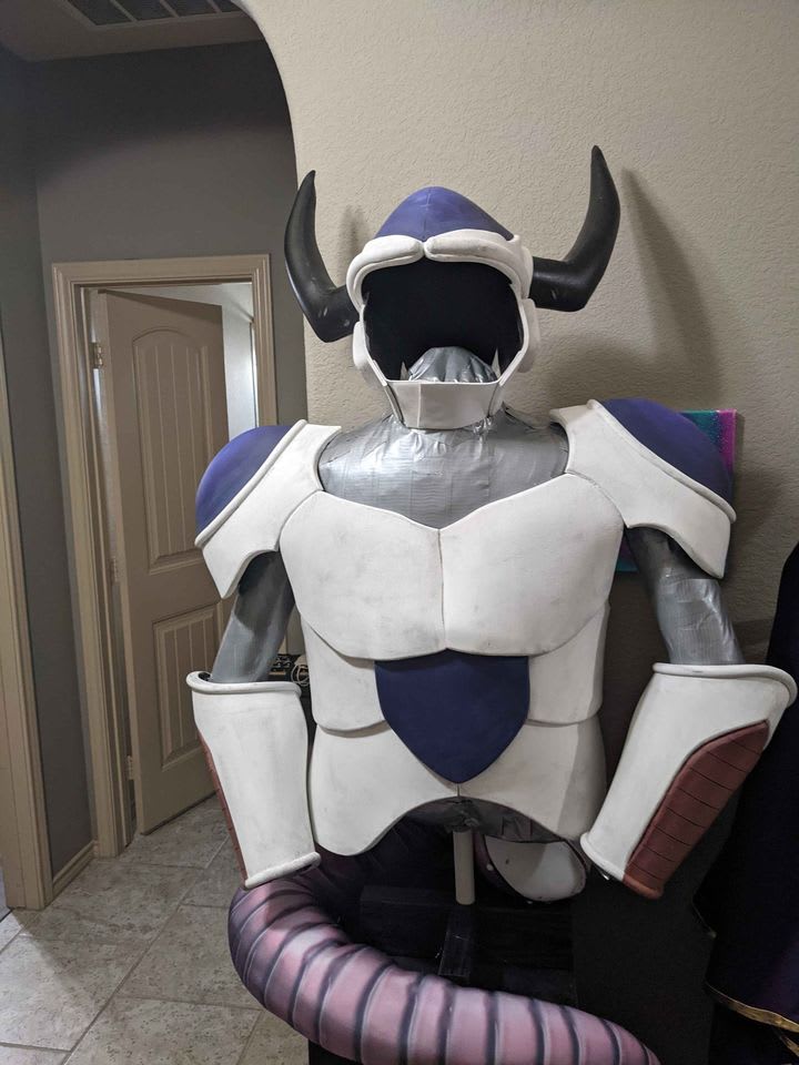 coscove-this-handmade-frieza-from-dragon