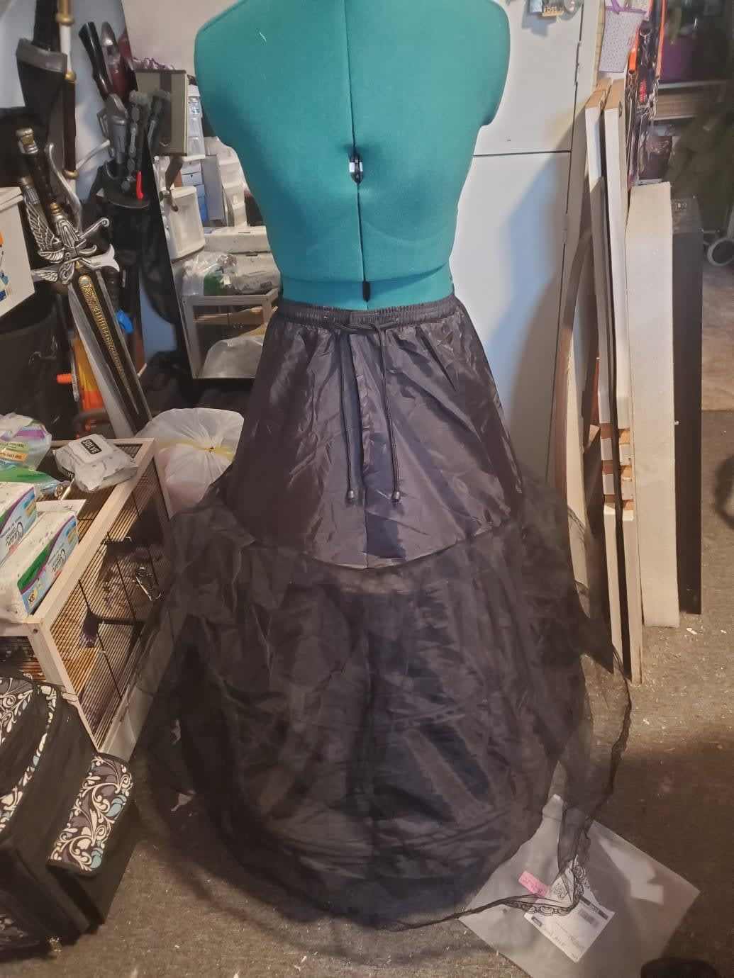 grimmlyn-a-nice-long-hoop-petticoat