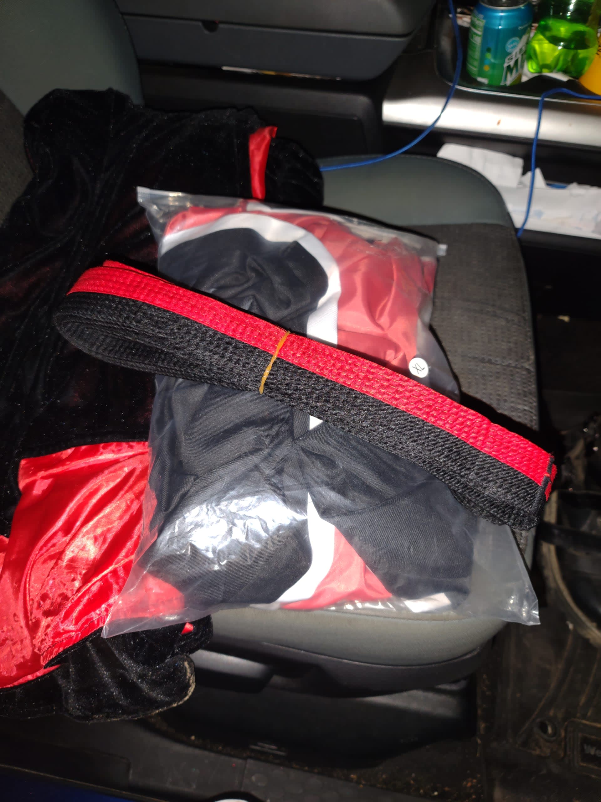 hillc11-full-ichigo-kurosake-cosplay-costume