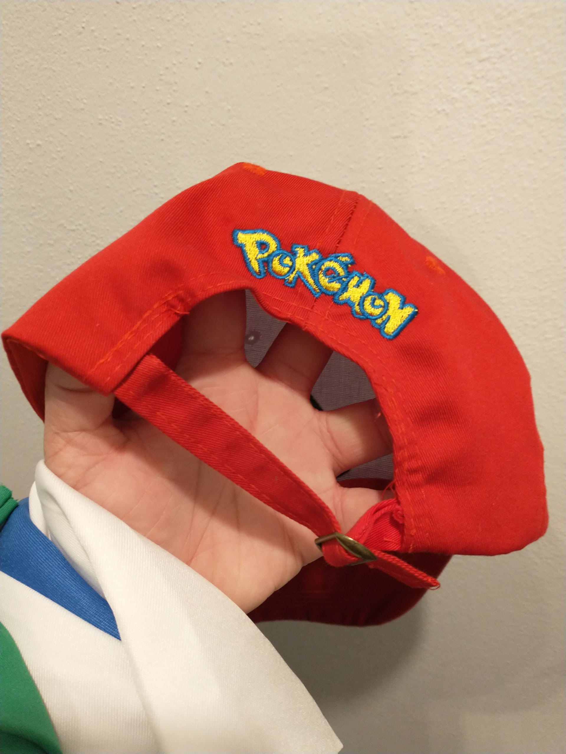 likeafox-ash-from-pokemon-jacket-gloves