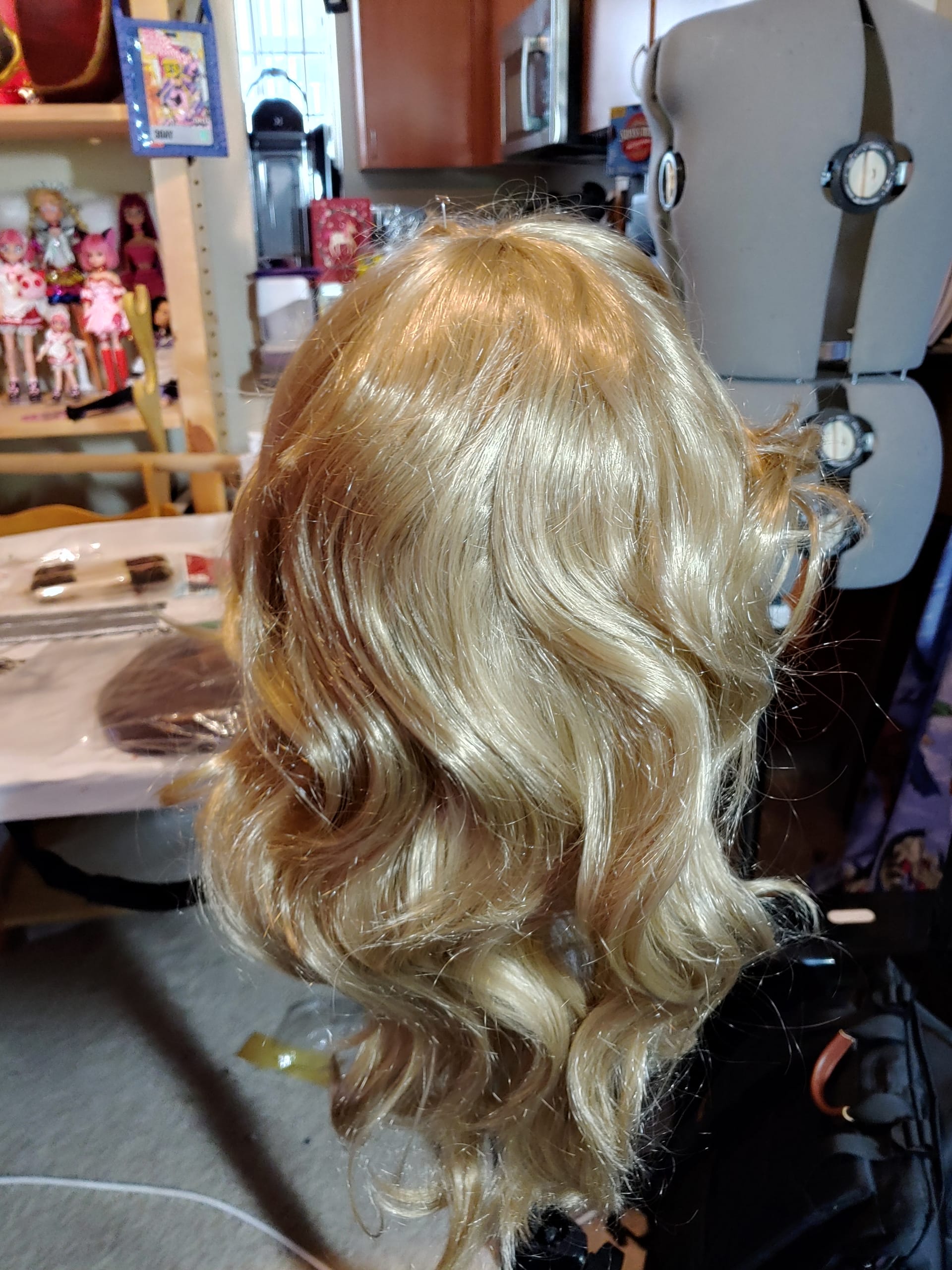 leafnincosplay-generic-halloween-princess-peach-wig