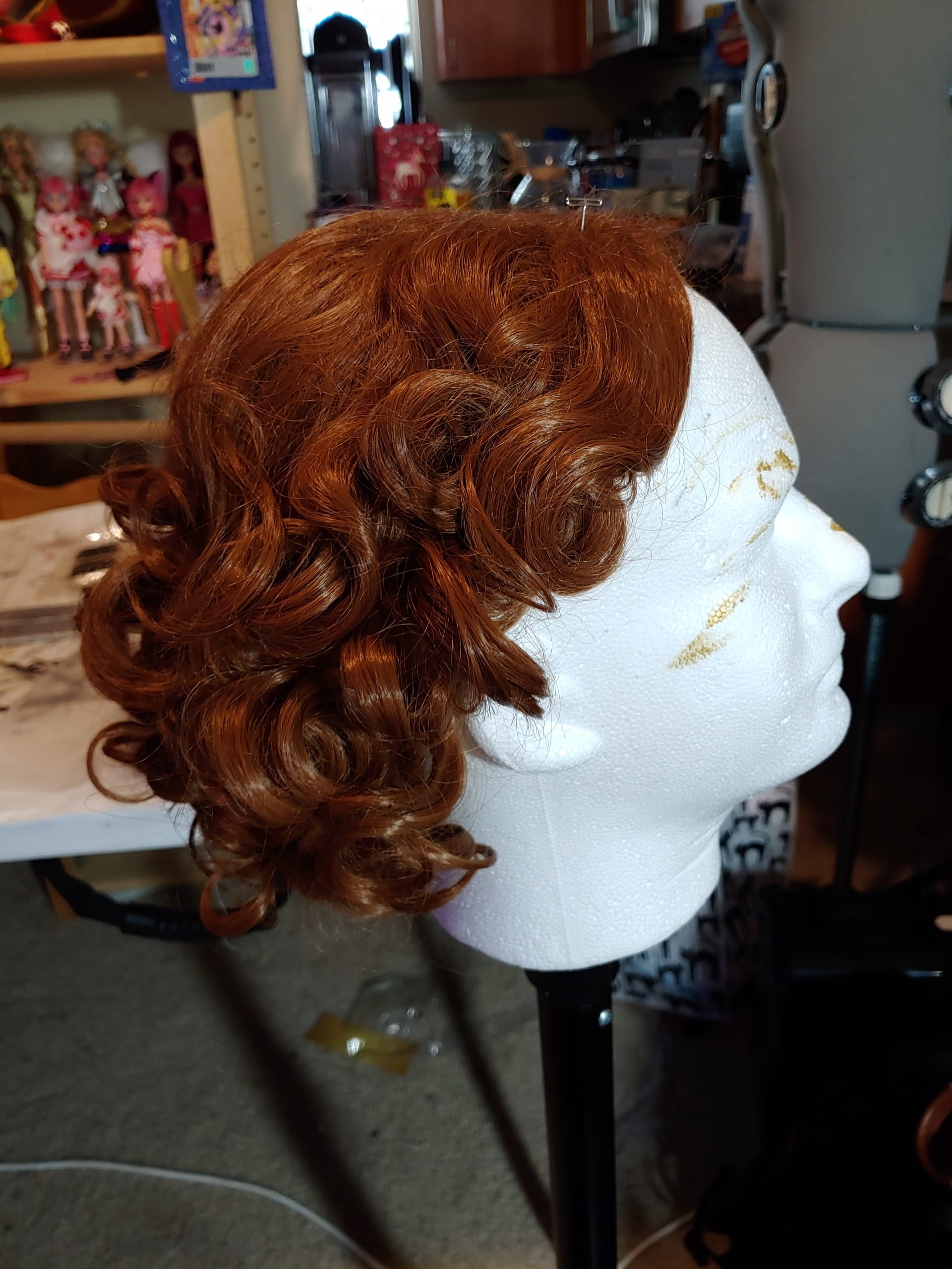 leafnincosplay-brown-wig-with-very-tight