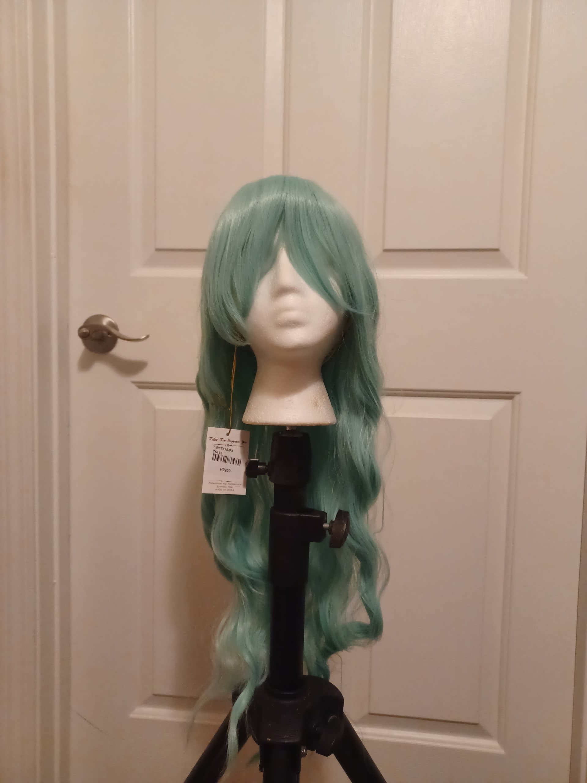 honeybuttercosplay-long-pastel-teal-wig-never