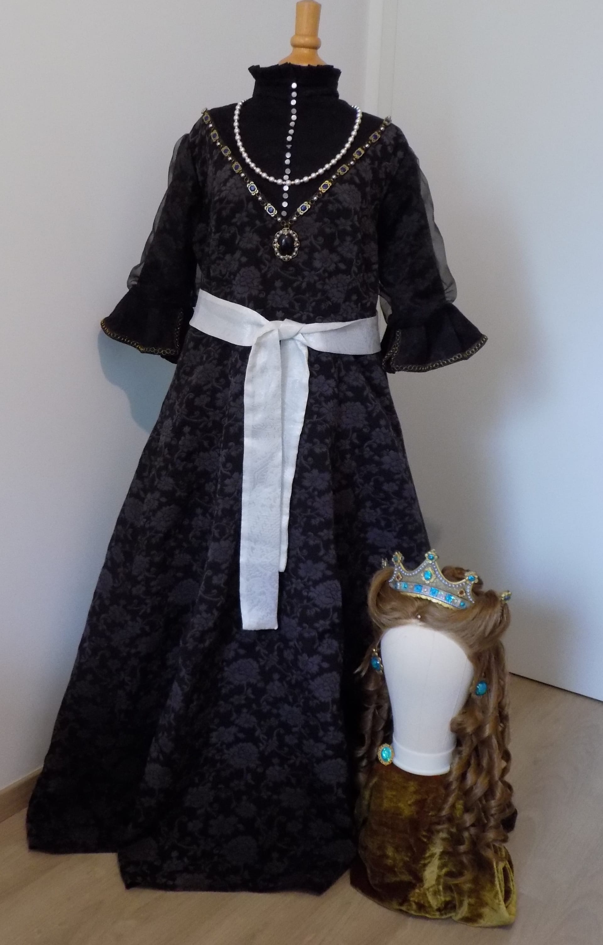 Anna Henrietta and Jaskier cosplay