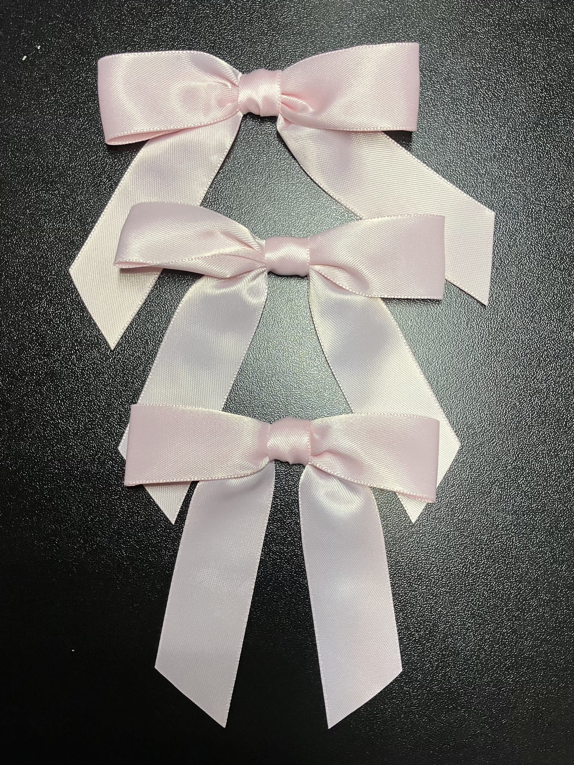 friendshapedplant-3-large-pink-pre-tied-ribbons