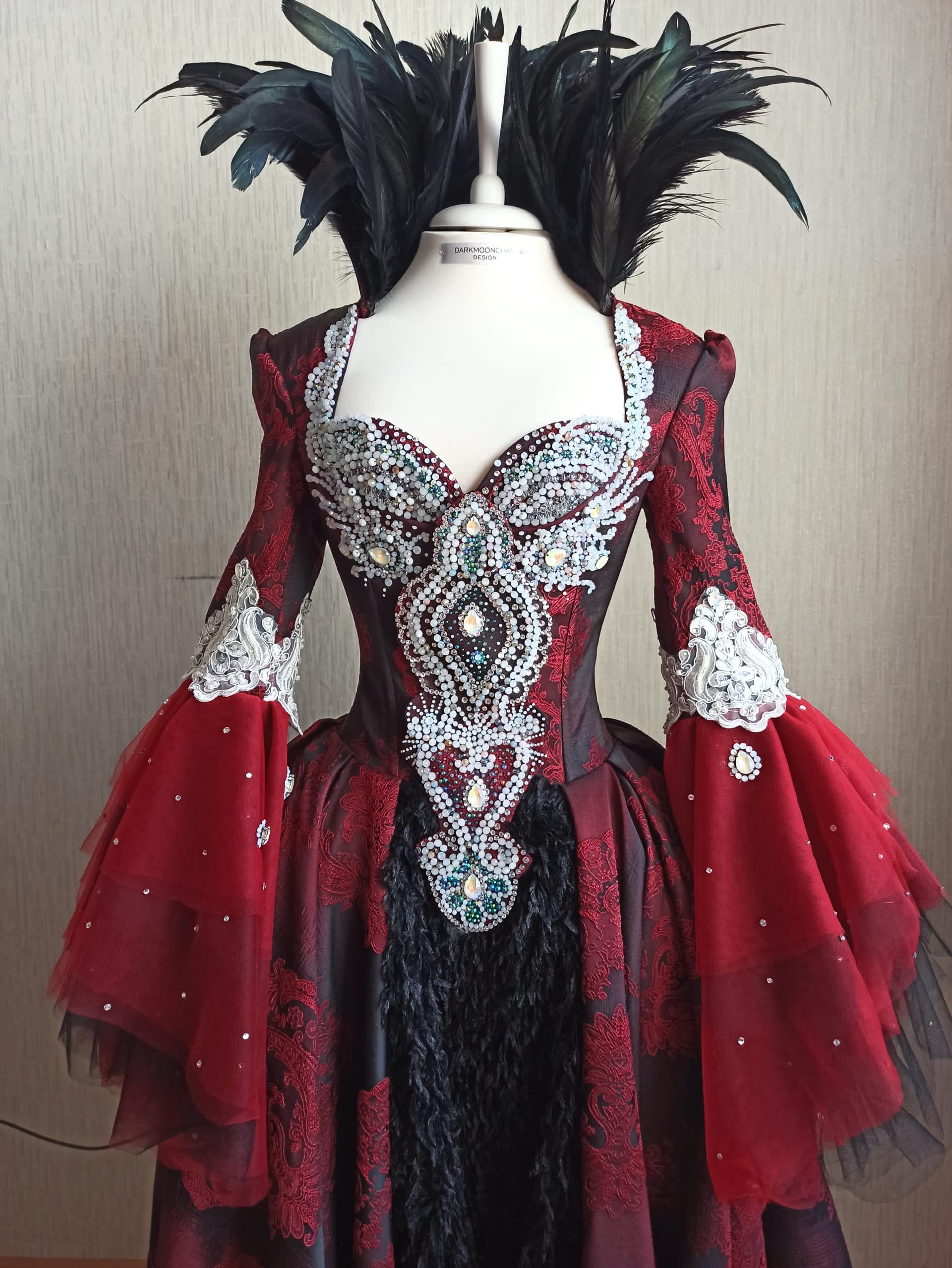 Evil Queen Regina cosplay