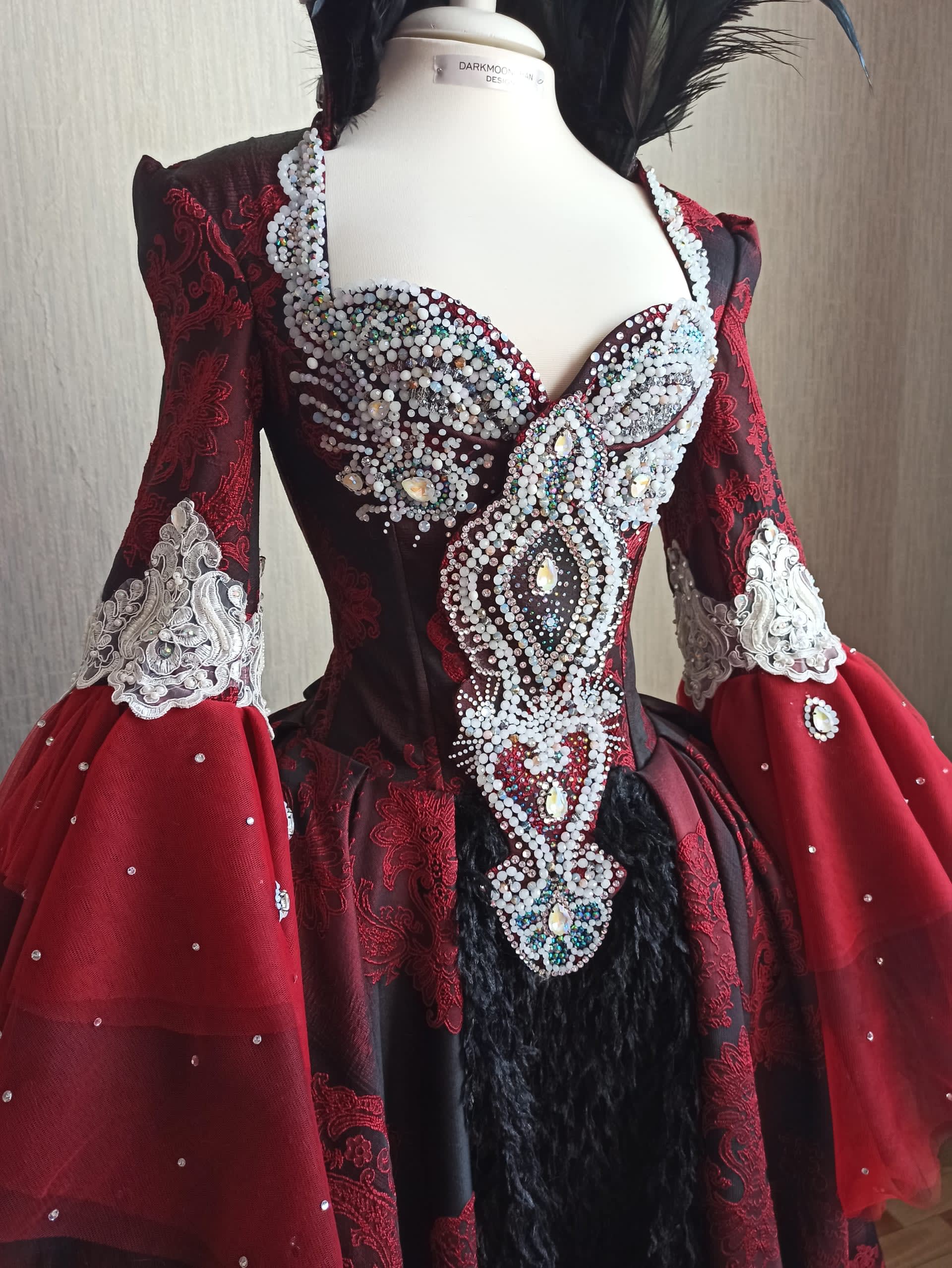 Evil Queen Regina cosplay