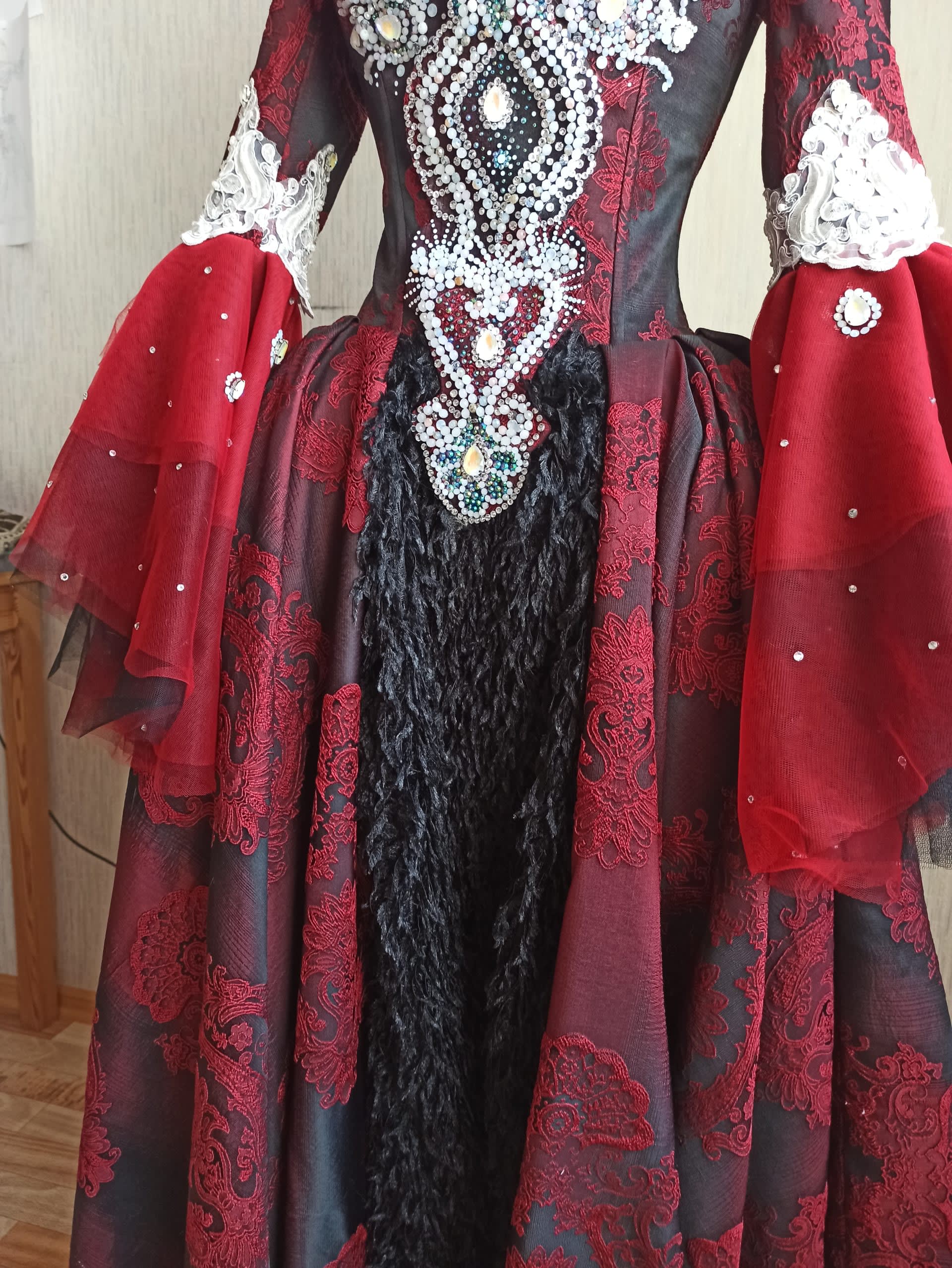 Evil Queen Regina cosplay