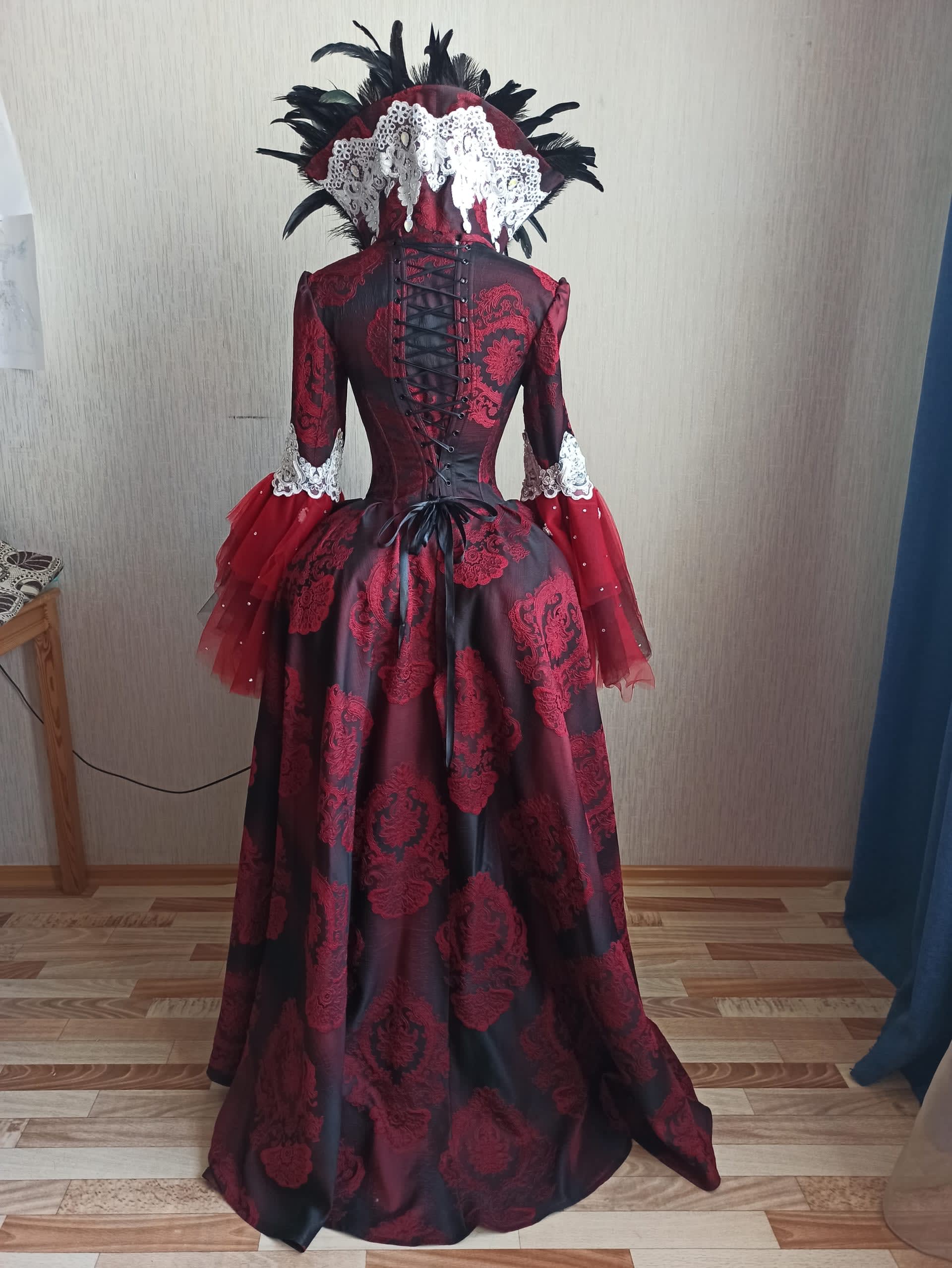 Evil Queen Regina cosplay
