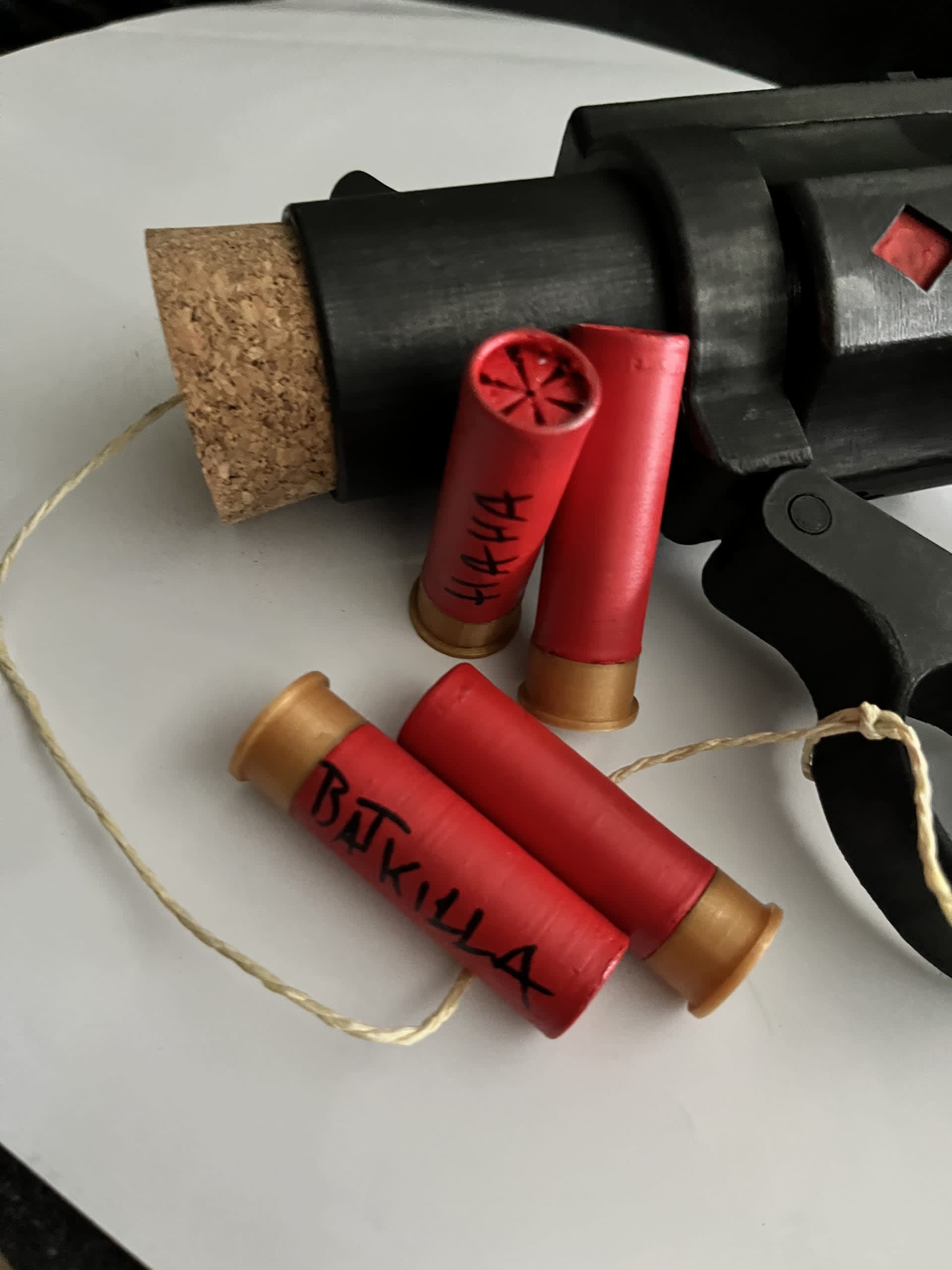 tuppiespropreplicas-harley-quinn-inspired-gun-3d