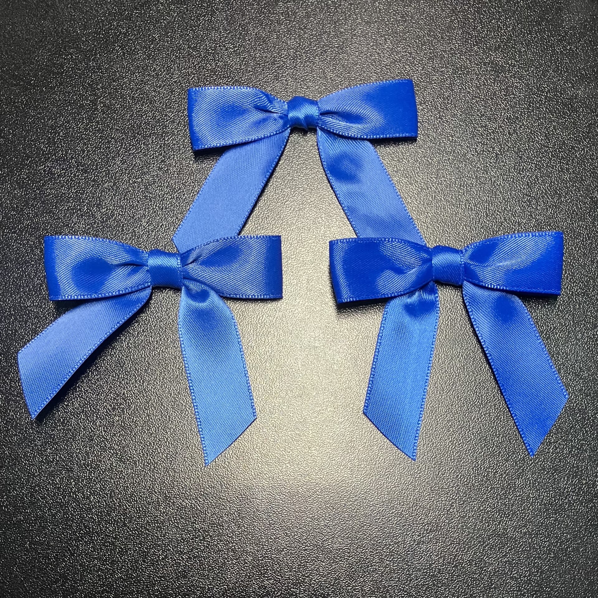 friendshapedplant-3-blue-pre-tied-ribbons-about