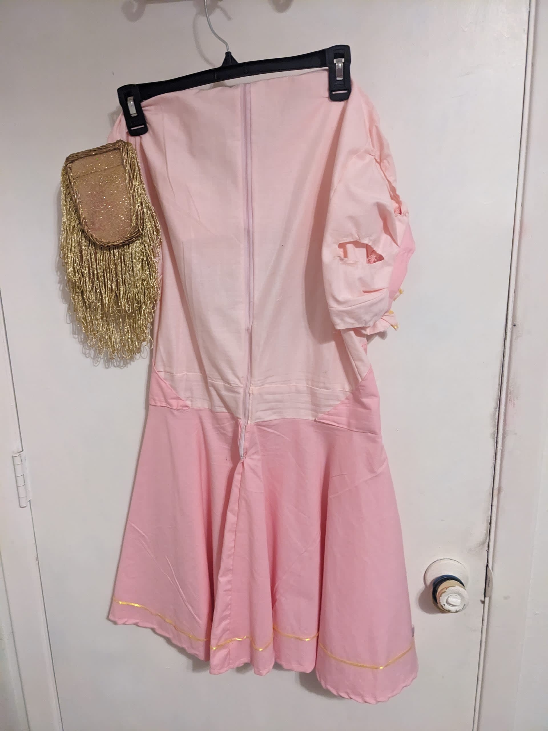 tired4robot2sama0-used-cosplay-as-miss-beelzebub