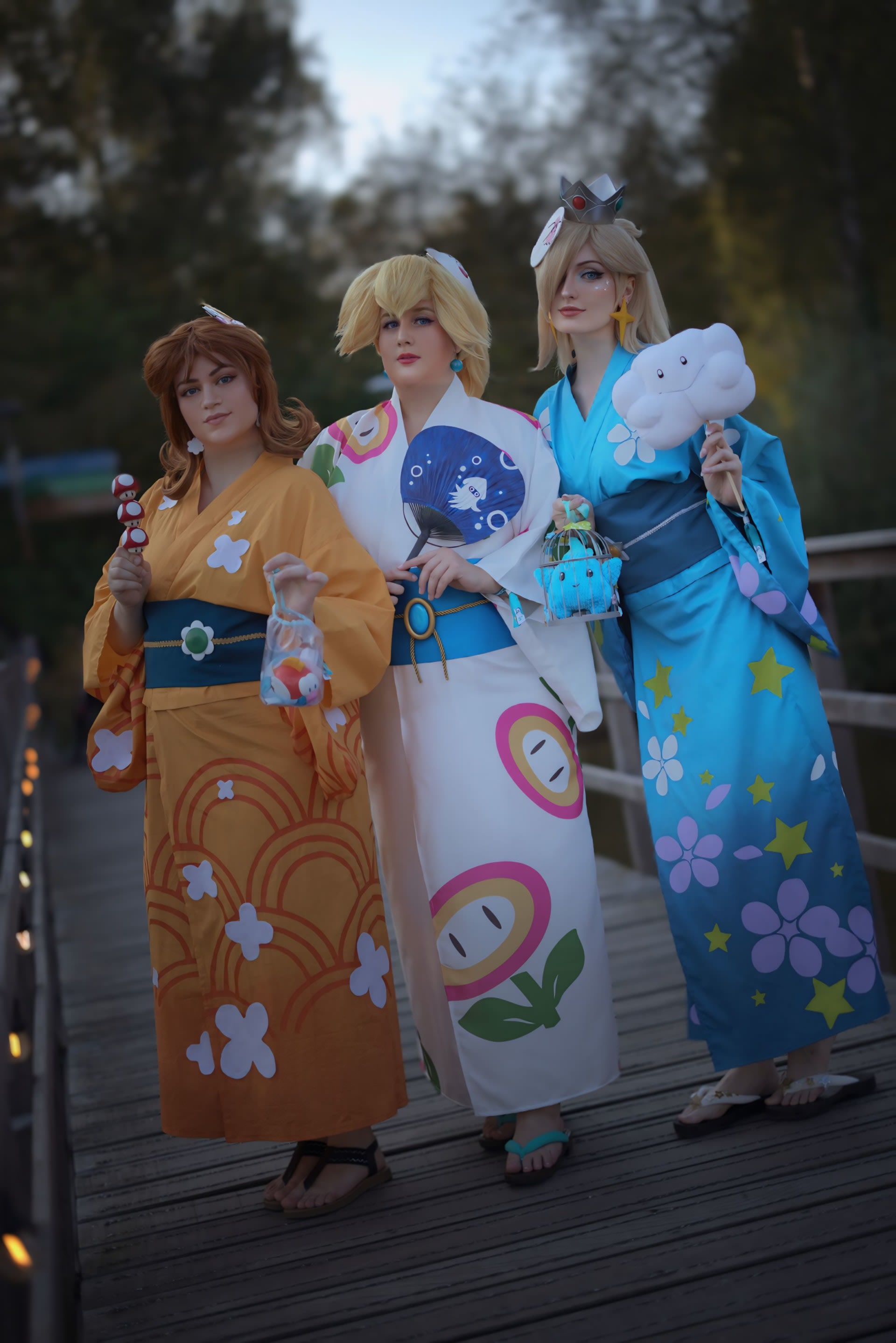 Peach, Daisy and Rosalina cosplay