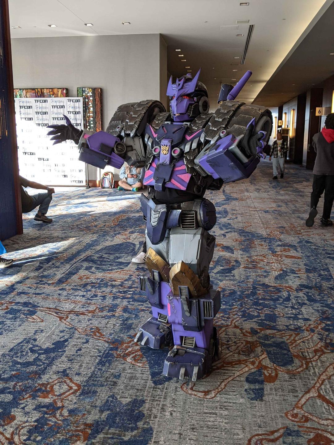 Tarn (aka Damus and Glitch) cosplay