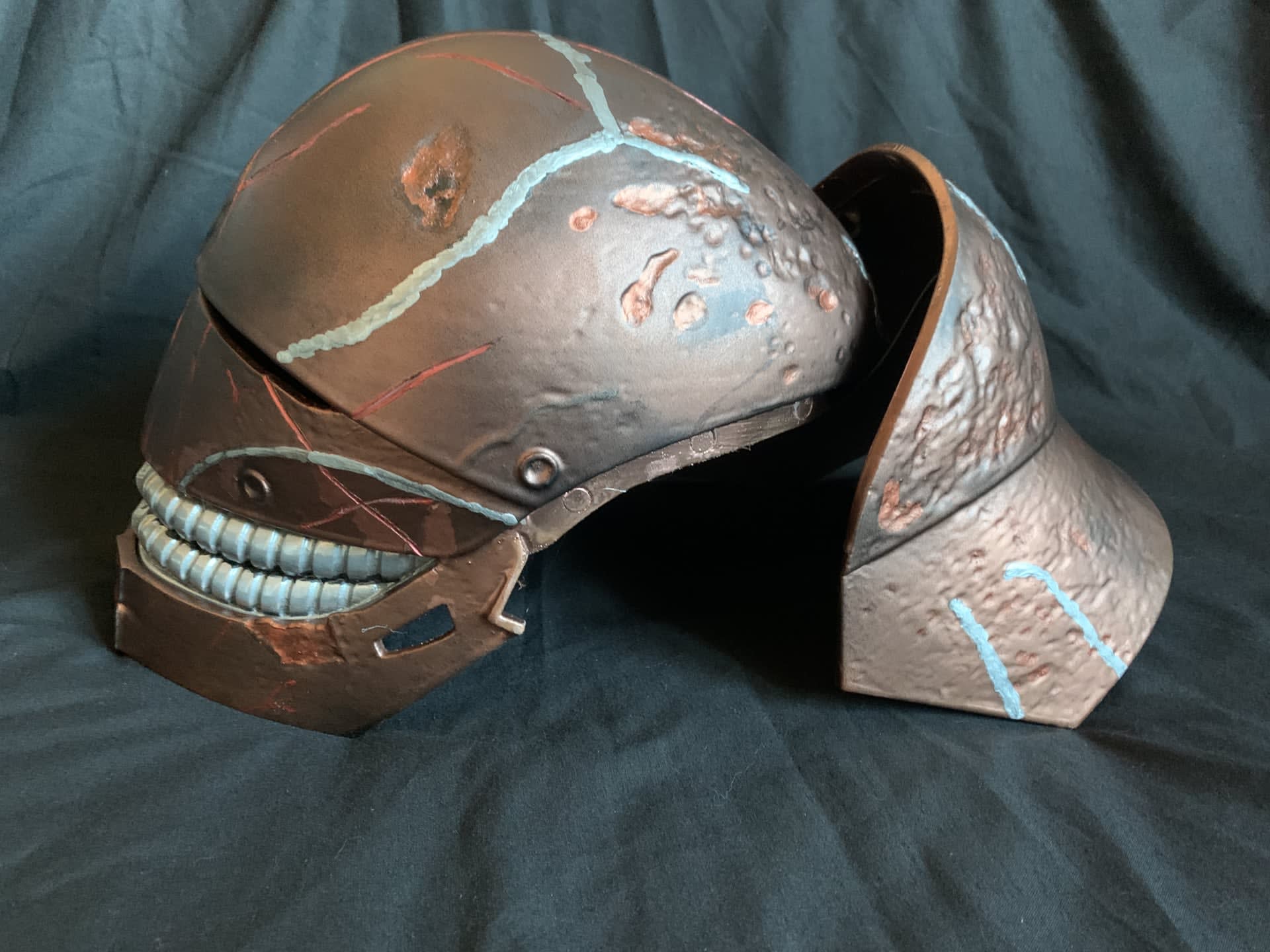 officinemadcosplay-qimir-the-stranger-magnets-helmet