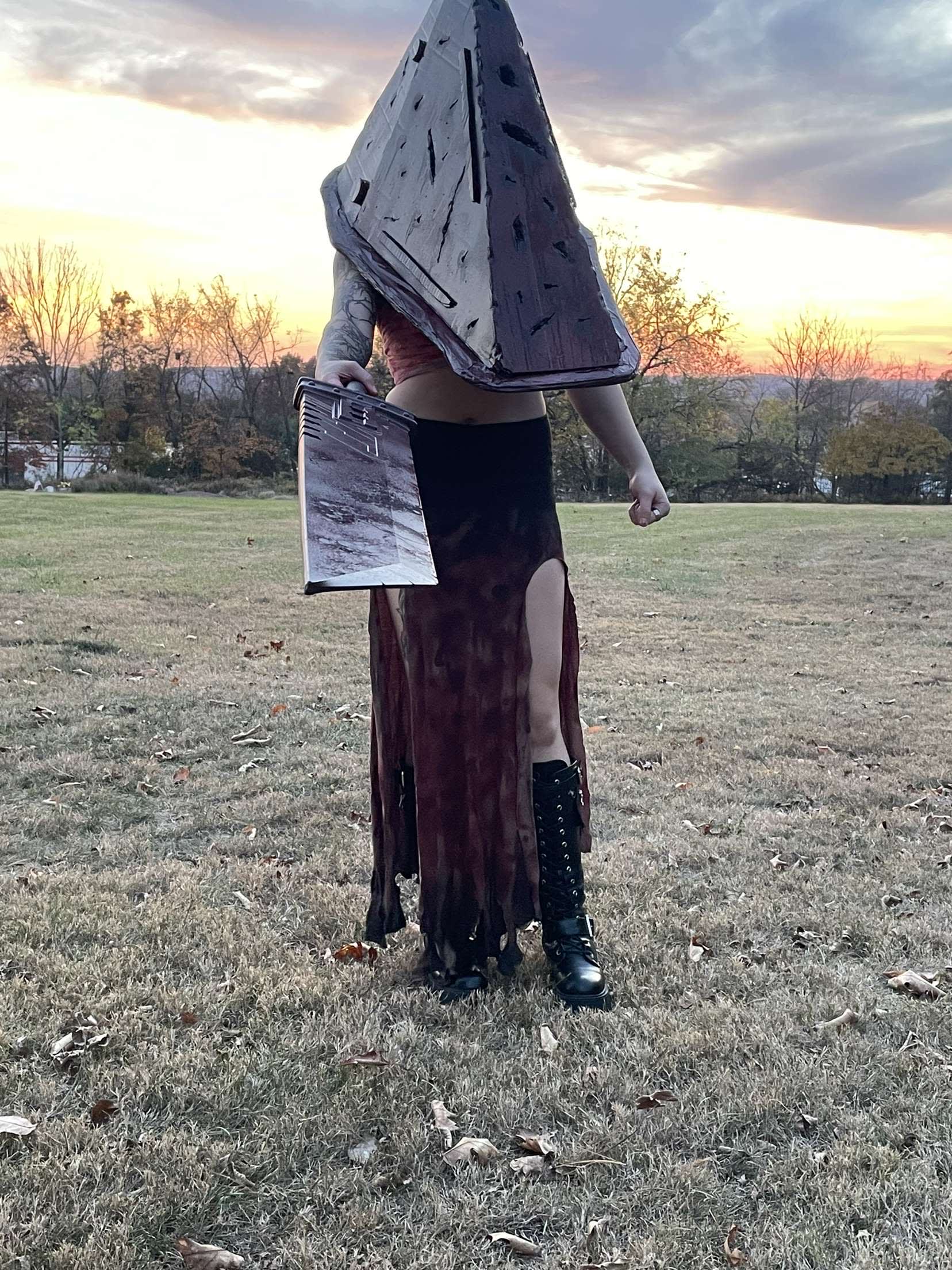 Pyramid Head cosplay